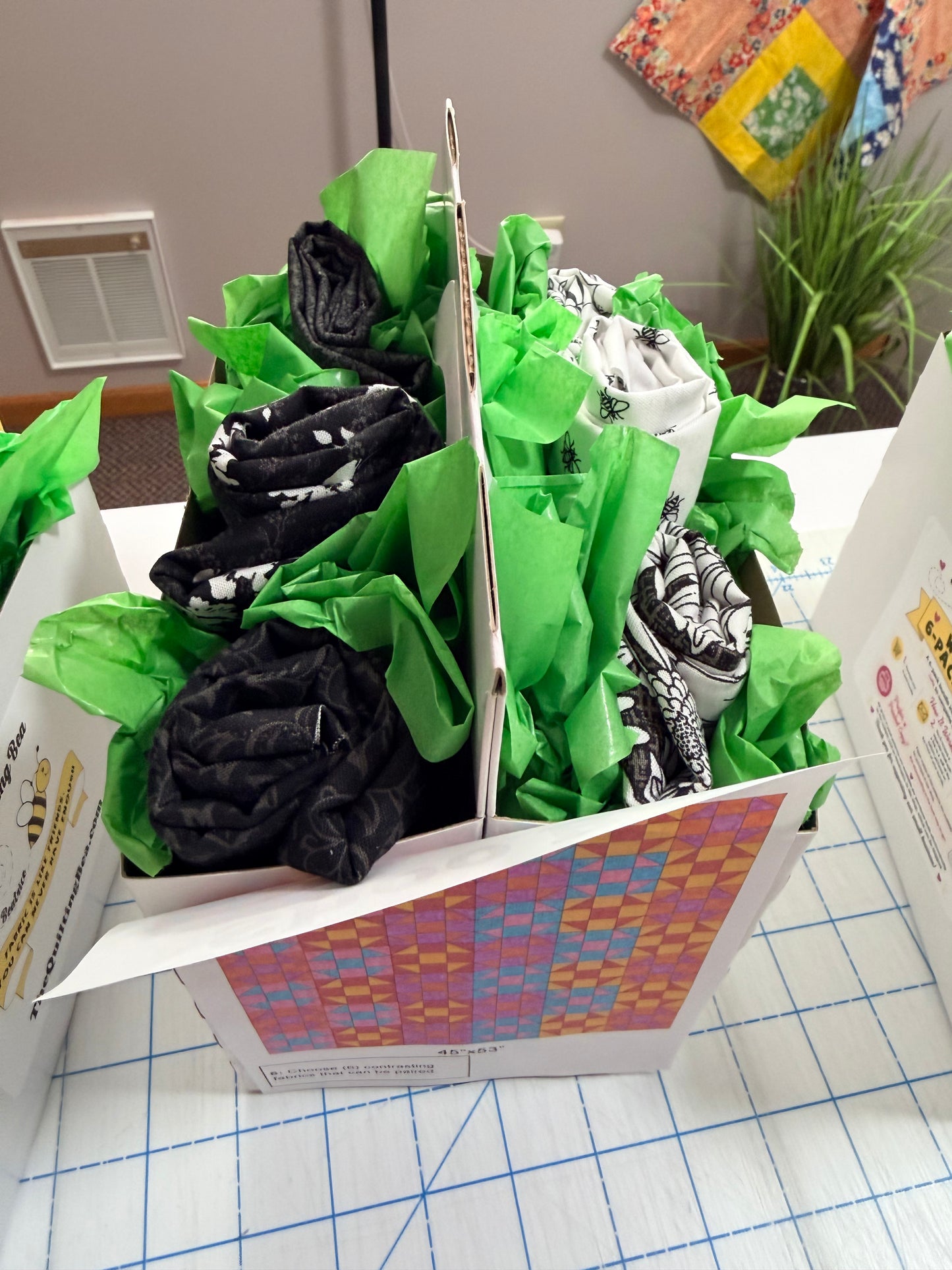 Shoo Box 6-Pack Quilt Bundle: Moonlit Walk (Black & White)