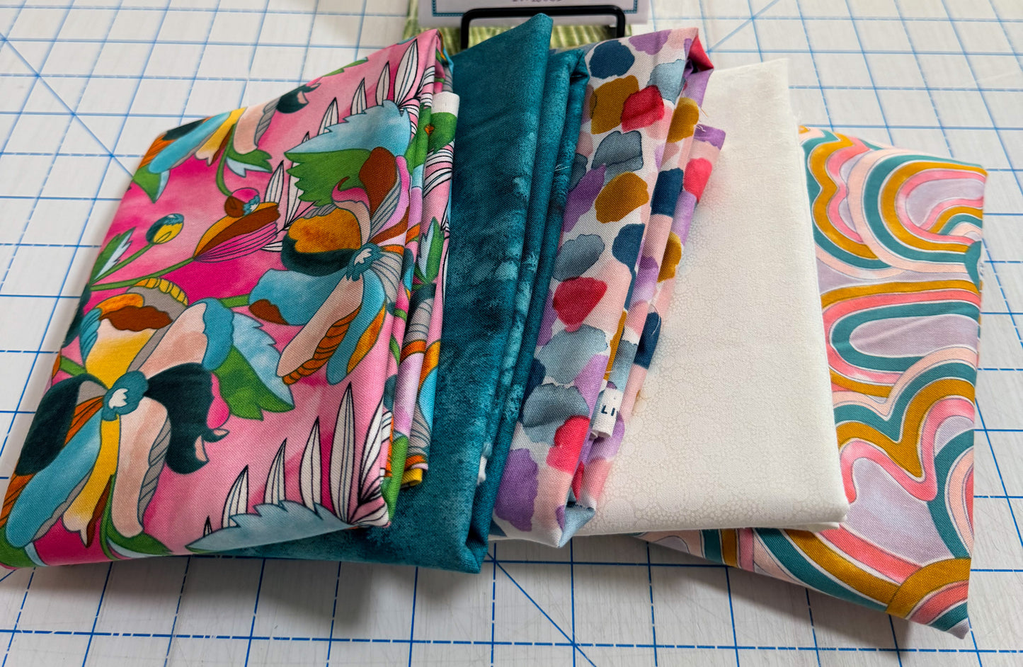 Twister 5 Yard Quilt Kit