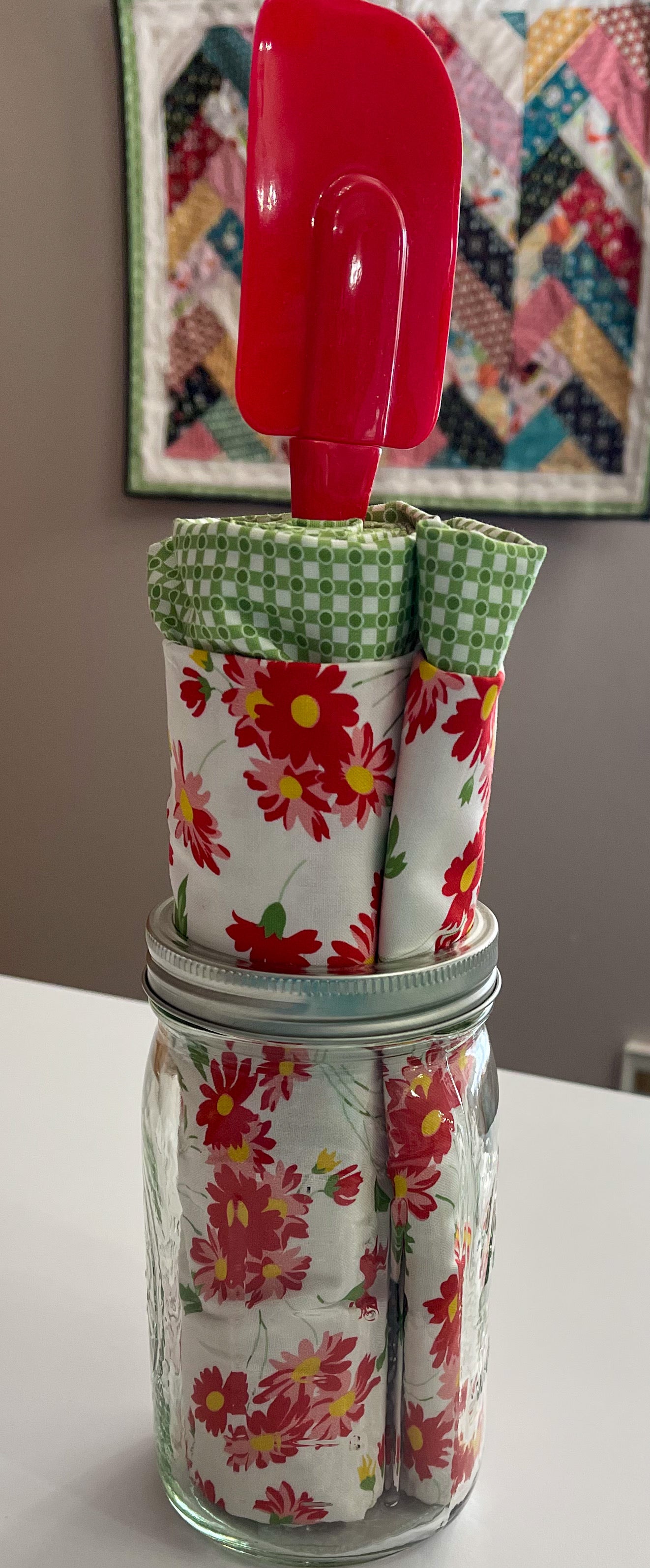 Busy Bea Bundle: Lined Apron in a Jar Red Daisy